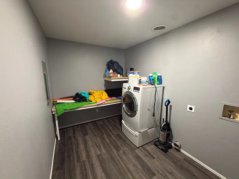 1805 S Bryan Ave — Photo 13