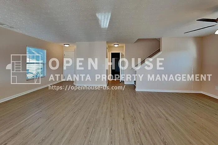 3 bed, 2.5 bath, 2115 sqft, $1,925 — Photo 4