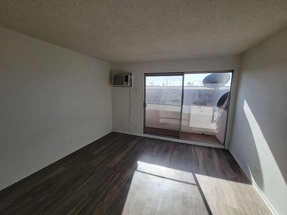3rd image of 3414 Mentone Ave APT 7