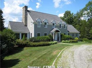 61 Studio Hill Cir, Kent, CT 06757