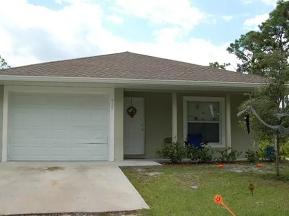 925 11th St SW, Vero Beach, FL 32962