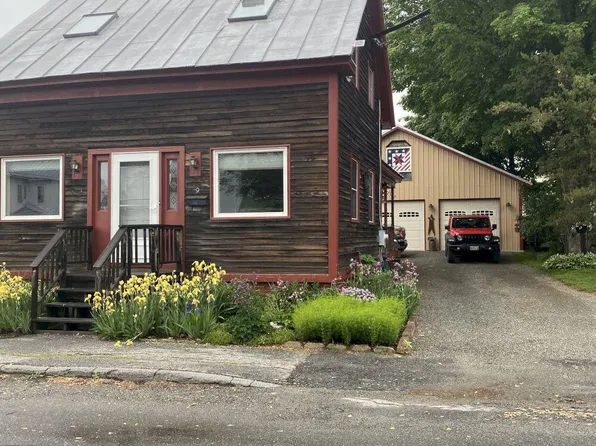 9 Lawton Street, Skowhegan, ME 04976