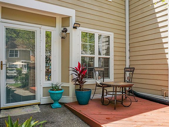 2nd image of 1044 Planters Pl