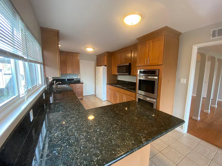 438 Cedar Hill Dr — Photo 10