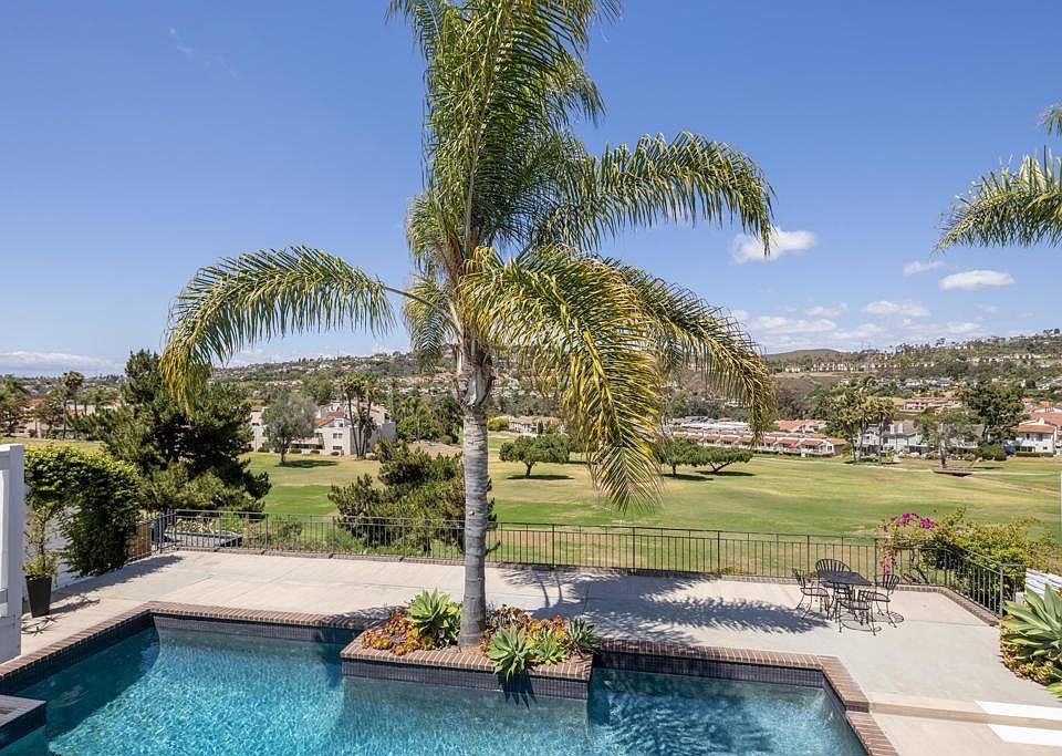 1st image of 2738 La Costa Ave