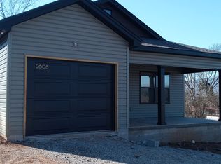 2608 E 17th St, Chattanooga, TN 37404