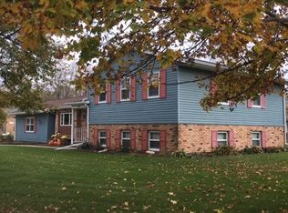 201 Parkview Dr, Columbus, WI 53925