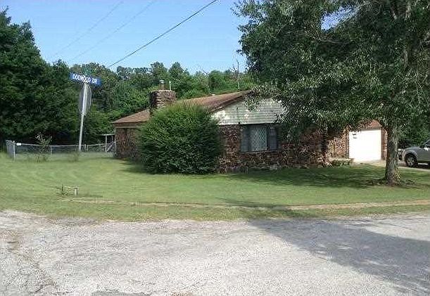 1st image of 3301 S Dogwood St