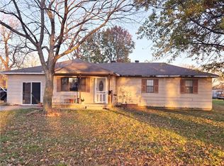 204 N Burnett St, Girard, KS 66743