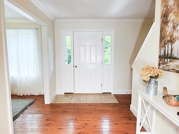 3rd image of 542 Pioneer Dr