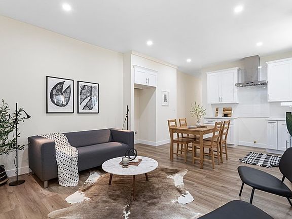 3rd image of 1059 N Stone St #1059