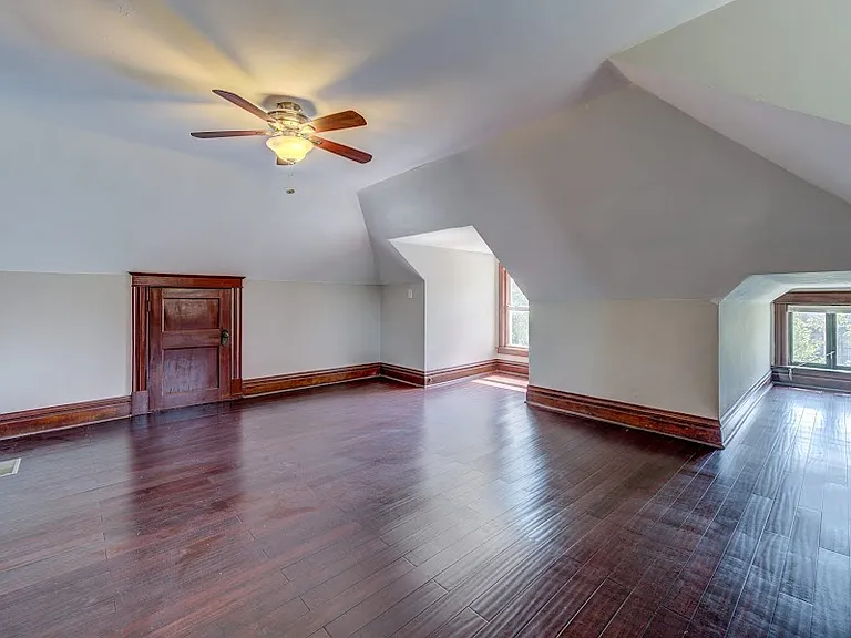 5779 Pershing Ave — Photo 37