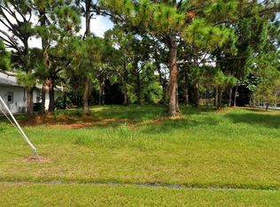2737 SE Mariposa Ave, Pt Saint Lucie, FL 34953