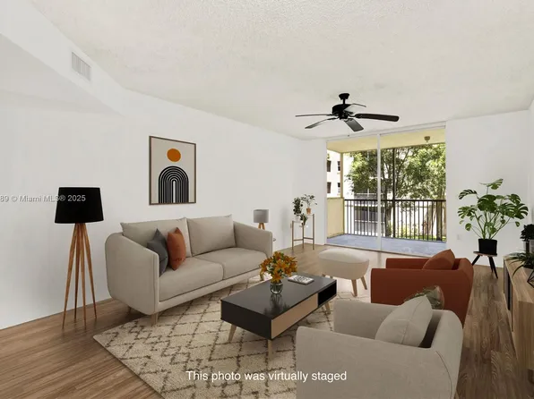 8215 Lake Dr #207, Doral, FL 33166