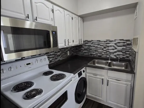 15208 Bellaire Ave, Grandview, MO 64030