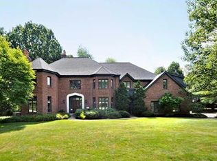 618 Whispering Pines Dr, Pittsburgh, PA 15238