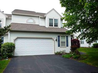3 Viewpoint Dr, Troy, NY 12182