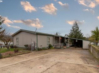 236 W Amanda St, Roseburg, OR 97471