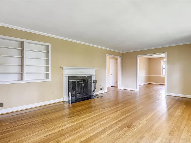 3303 Winnett Rd — Photo 11
