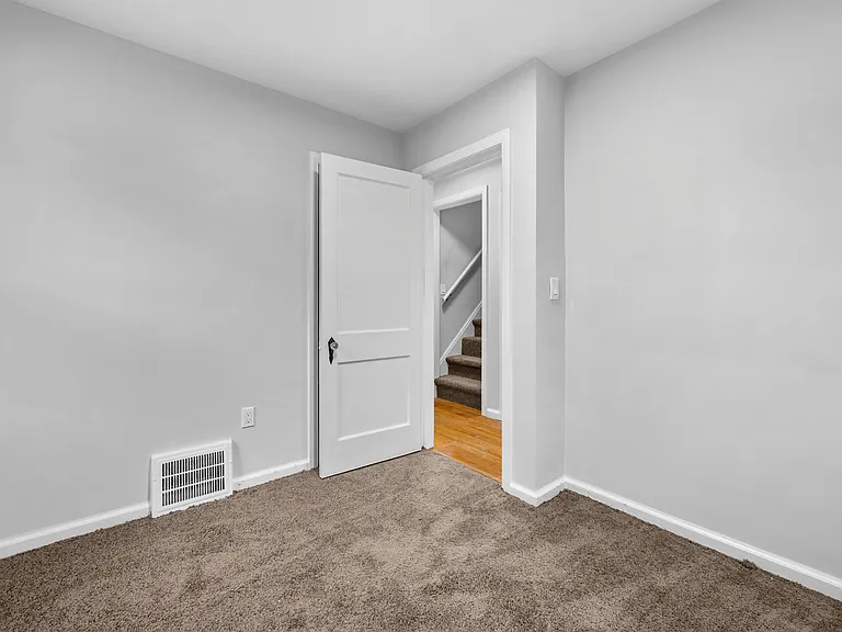 414 Aqua Ct — Photo 16