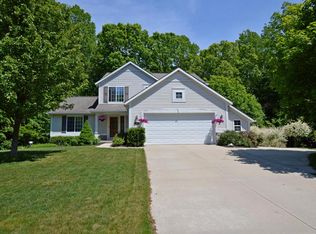 18574 Woodduck Dr, Spring Lake, MI 49456