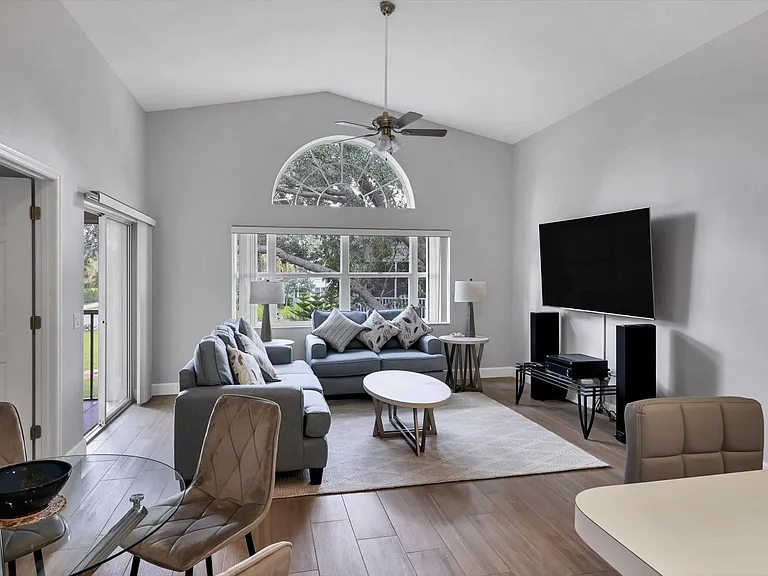 7234 Eleanor Cir #203 — Photo 5