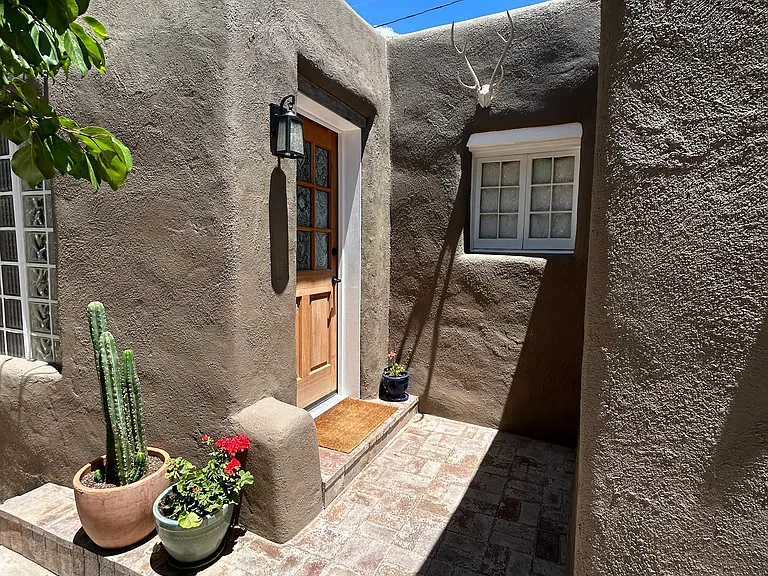 Casita Entry
