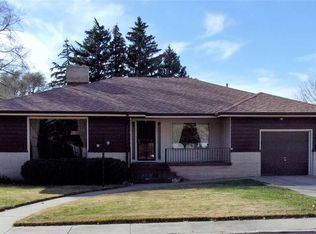 412 Elmwood Dr, Ogallala, NE 69153