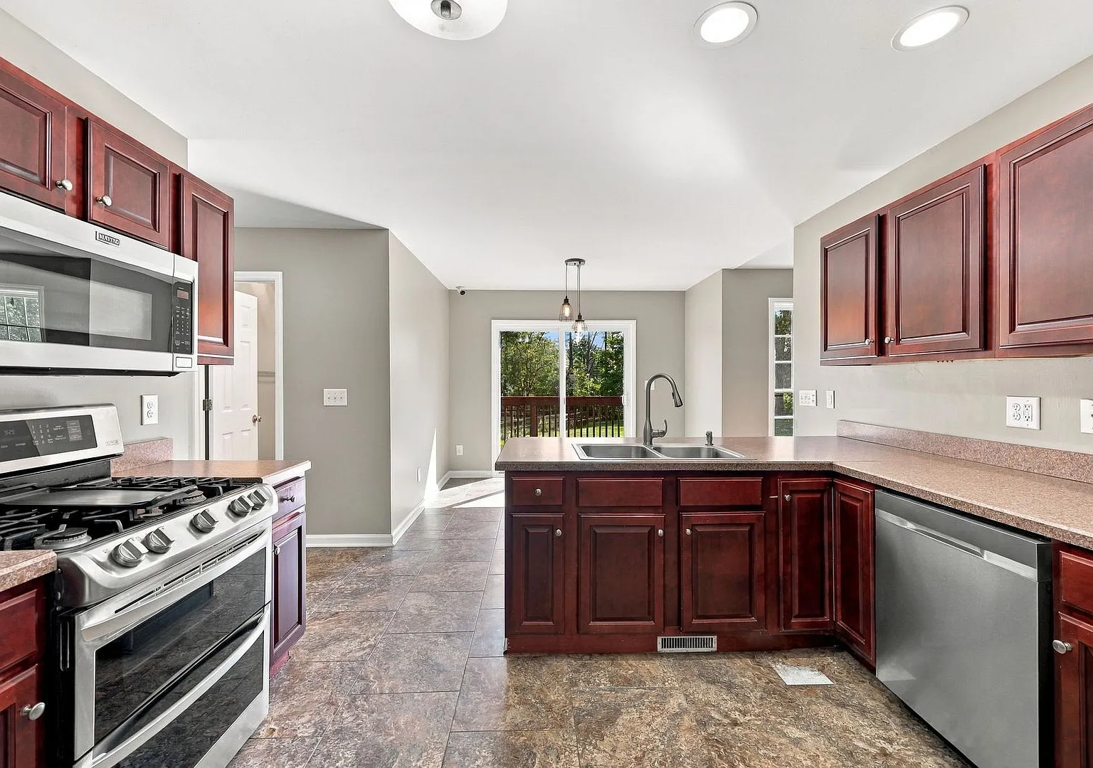 Country Charm & Space to Roam Just Minutes from Downtown Lillington! — Photo 3