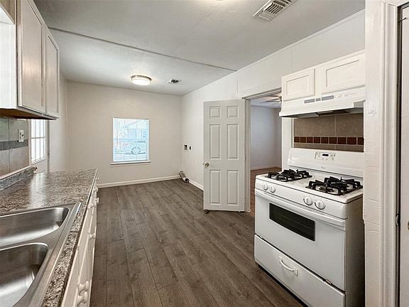 5th image of 811 N Carroll Blvd