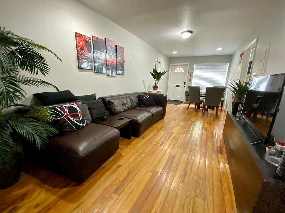 1st image of 81 Hart St #2C