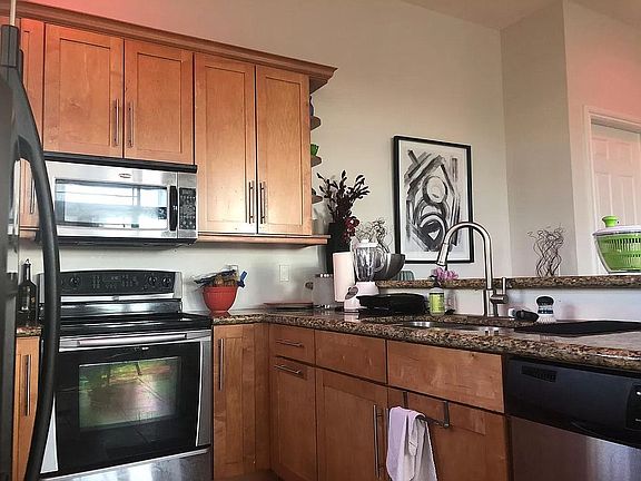 5th image of 2350 Wilton Dr