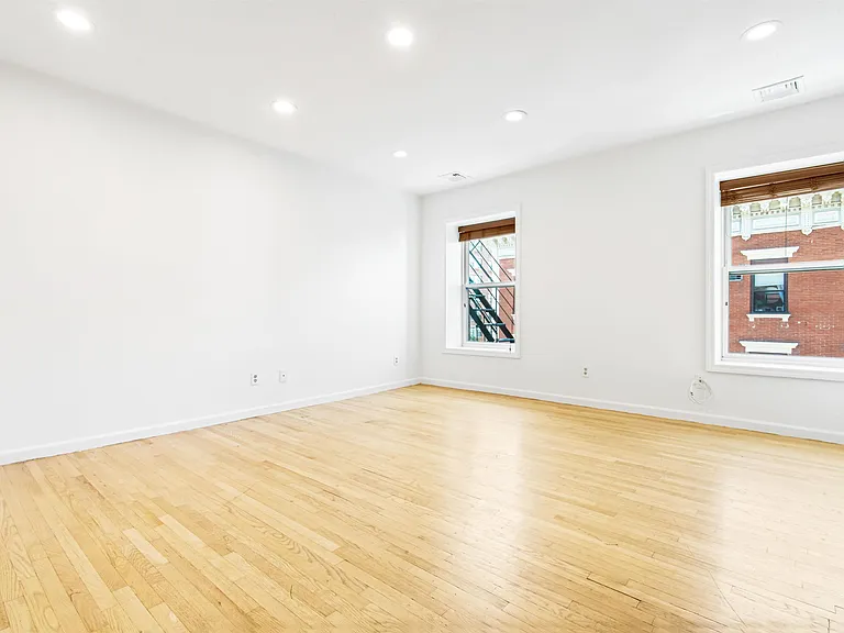 300 Hudson St #13 — Photo 3