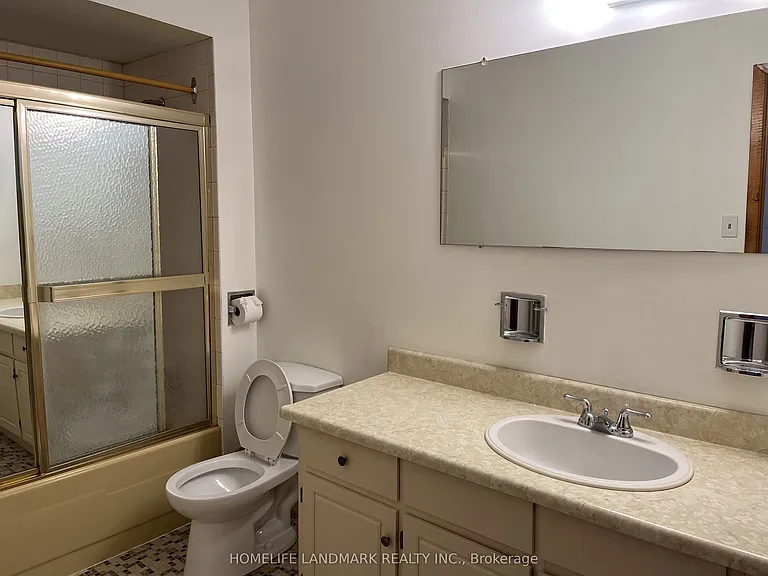 31 Pawnee Ave #UPPER — Photo 12