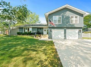 1408 Chartwell Rd, Schaumburg, IL 60195