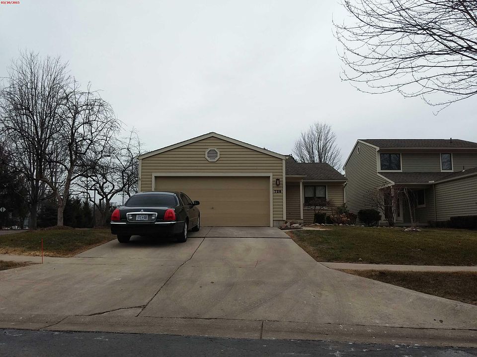 1st image of 728 Woodcreek Cir