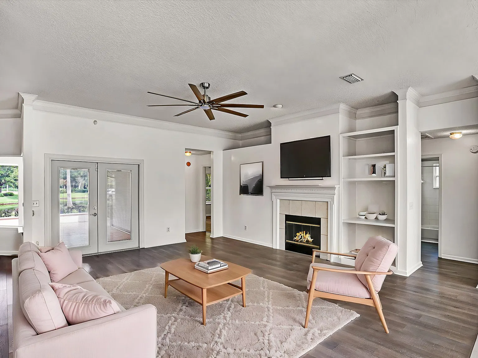 5 bed, 2890 sqft, $3,375 — Photo 3