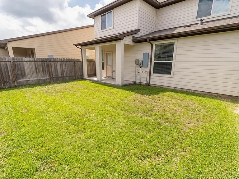 12223 Ghita Ln — Photo 5