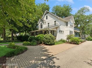571 N Main St, Glen Ellyn, IL