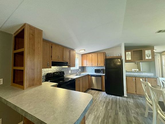 3rd image of 1123 Walt Williams Rd #191