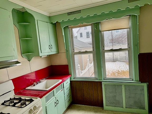 3rd image of 81-15 169th St #1