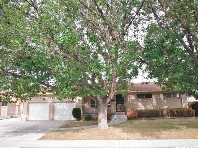1st image of 3847 S Sunnyvale Dr