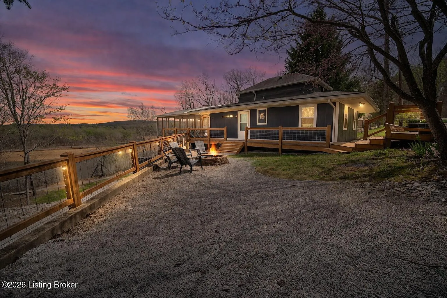 336 Woodland Dr photo 1