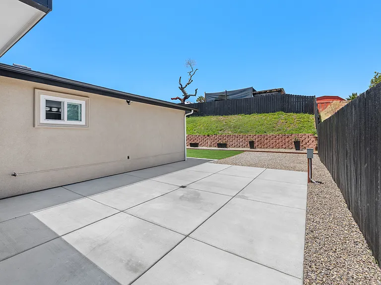 4048 Marzo St — Photo 19