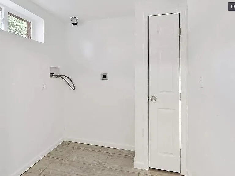 715 Terry Ave — Photo 6
