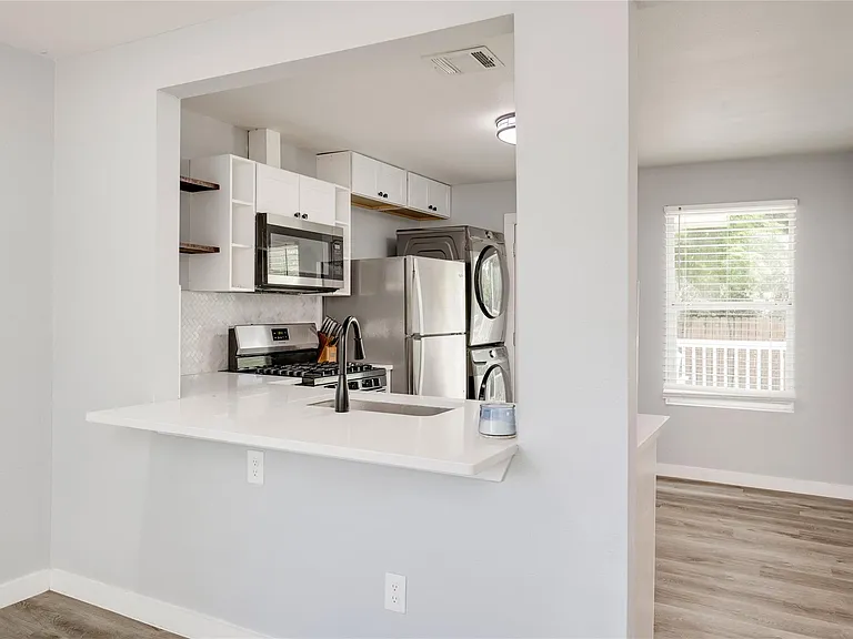 1400 Marcus Pl #B — Photo 22