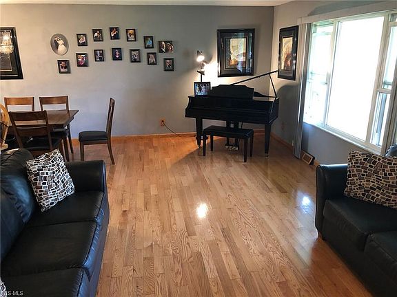 3rd image of 3280 Butternut Dr