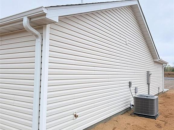 3rd image of 20 Aldean Ln
