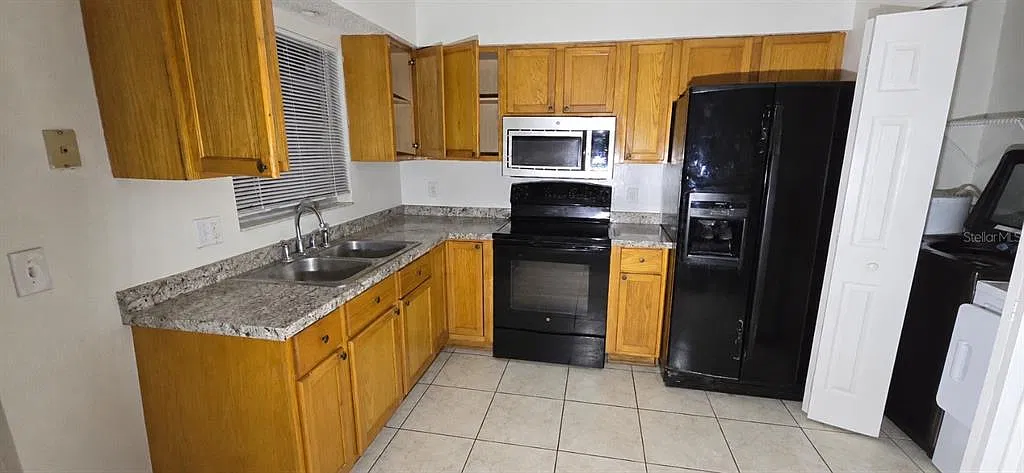2 bed, 2.0 bath, 1800 sqft, $1,595 — Photo 1