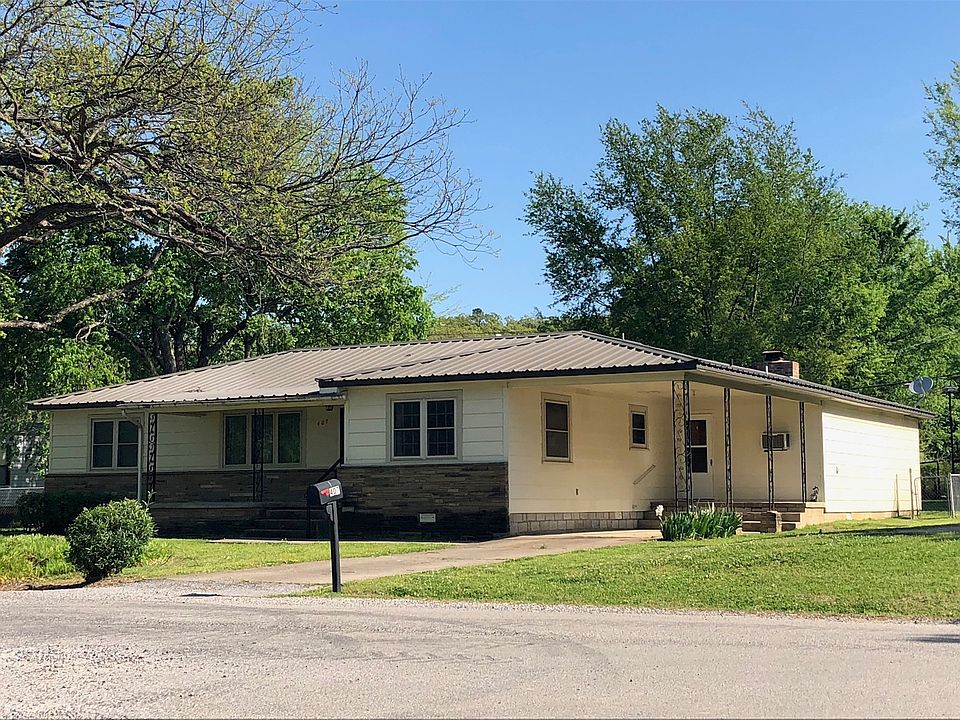 1st image of 407 W Caddo Ave